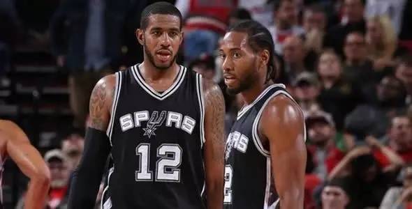 据有利位置 据有利位置